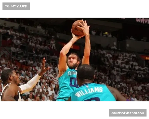 克里斯托弗顶替伤缺约翰逊 深圳后场火力完成升级